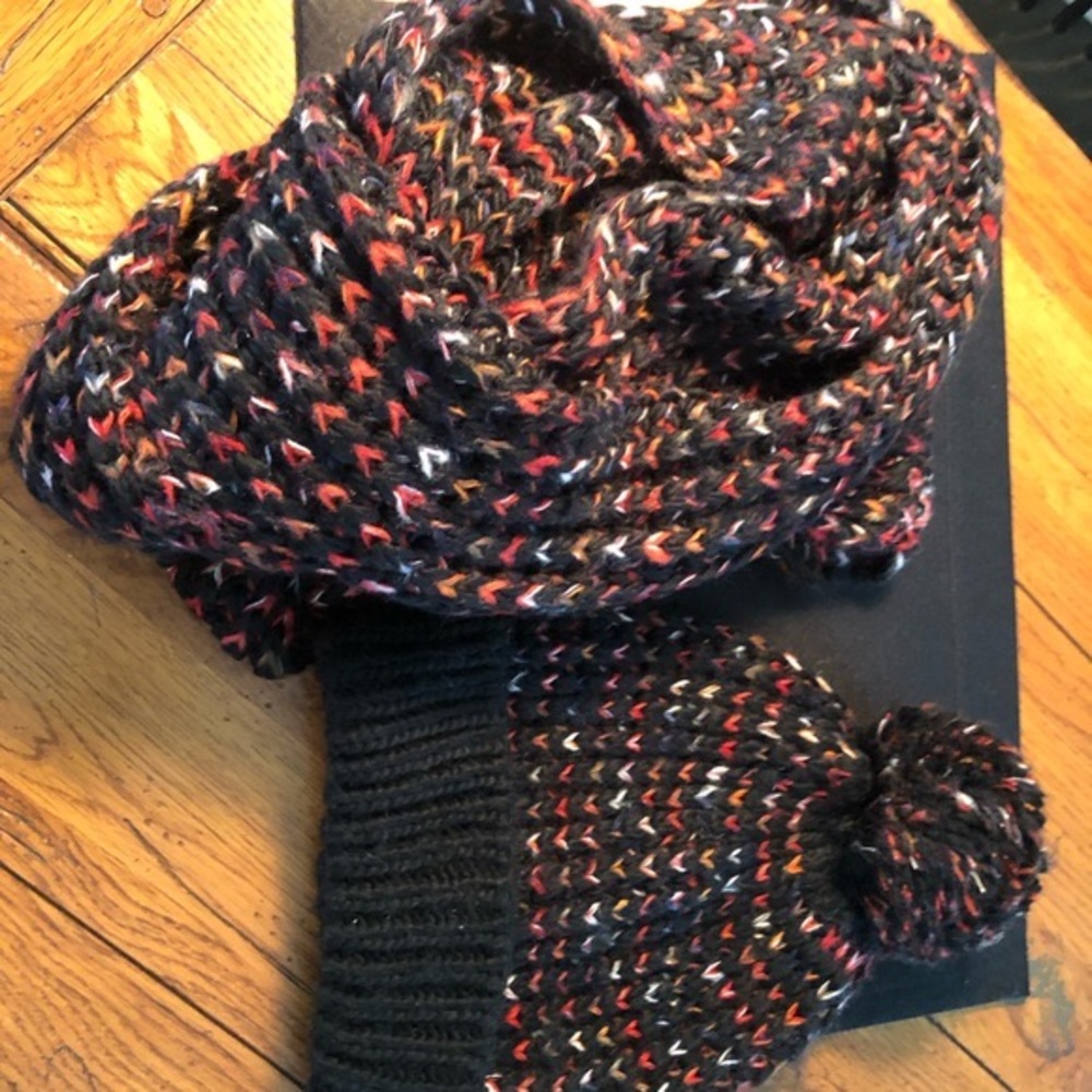 Scarf and Hat Set! Gorgeous, Soft J. Jill Infinity Scarf and Pom Pom Hat Set